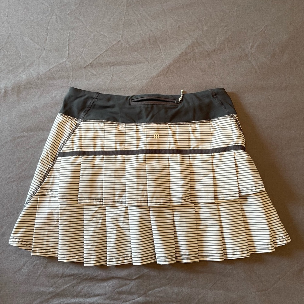 Lululemon striped skirt - size 6 reg length